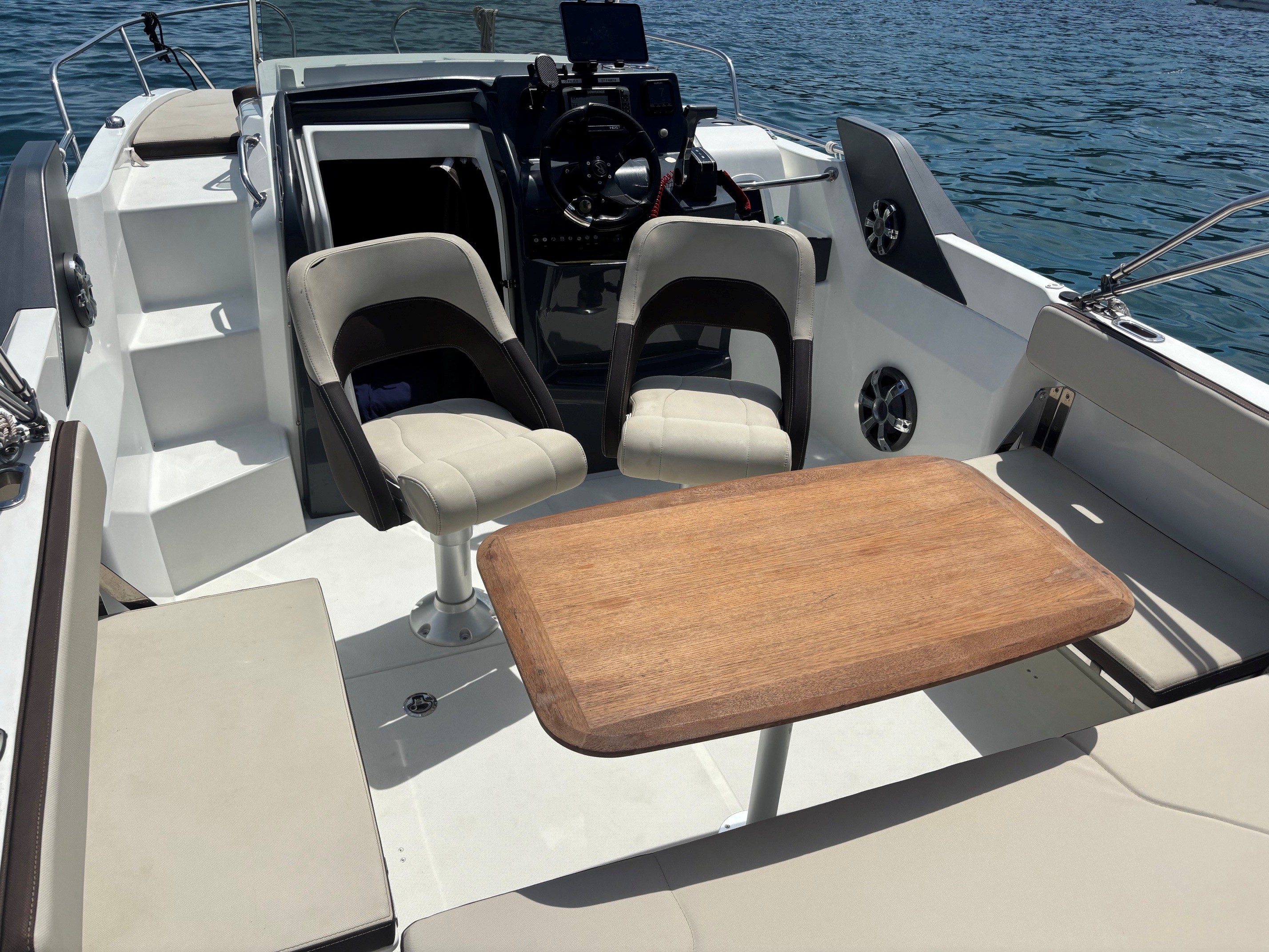bateau_cannes_boat_carre2.jpg